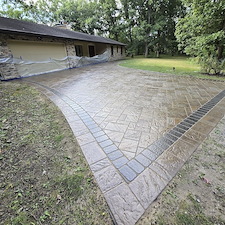Bringing-a-driveway-and-patio-back-to-life-with-an-exterior-cleaning-in-Metamora 4